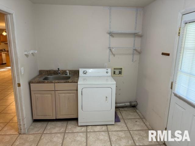 538 South 17th Street Murphysboro, IL 62966 - Photo 19 of 26 a utility room with cabinets washer and dryer
