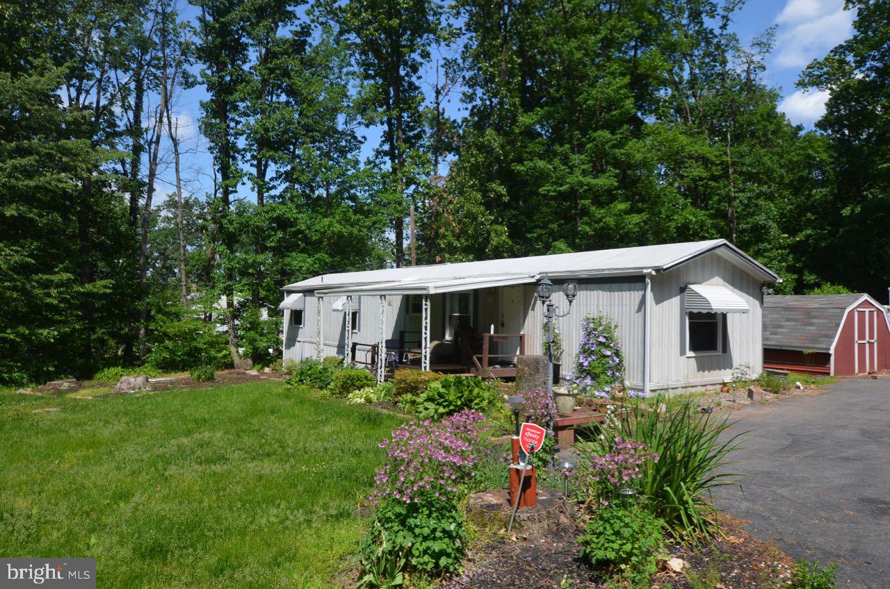 385 East Butter Road York, PA 17404 - Photo 4 of 31