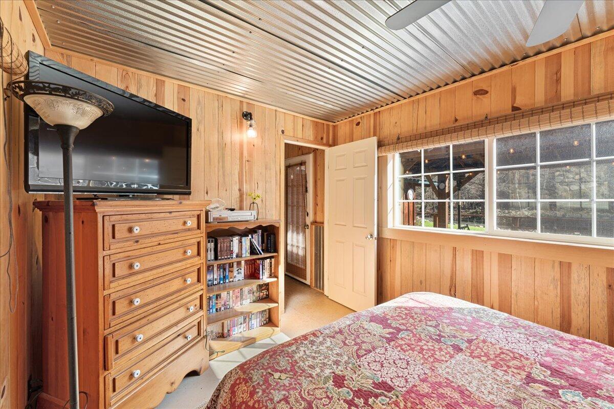 9972 Elk Creek Road Prospect, OR 97536 - Photo 27 of 46 Bunkhouse Bedroom