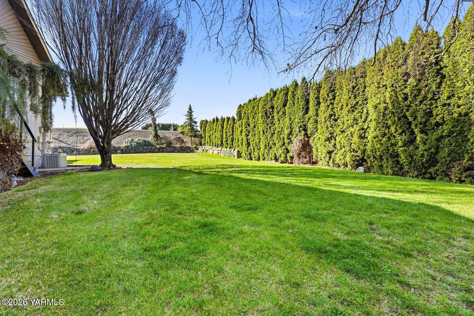 12309 Douglas Road Yakima, WA 98908 - Photo 45 of 58 45- Side Yard