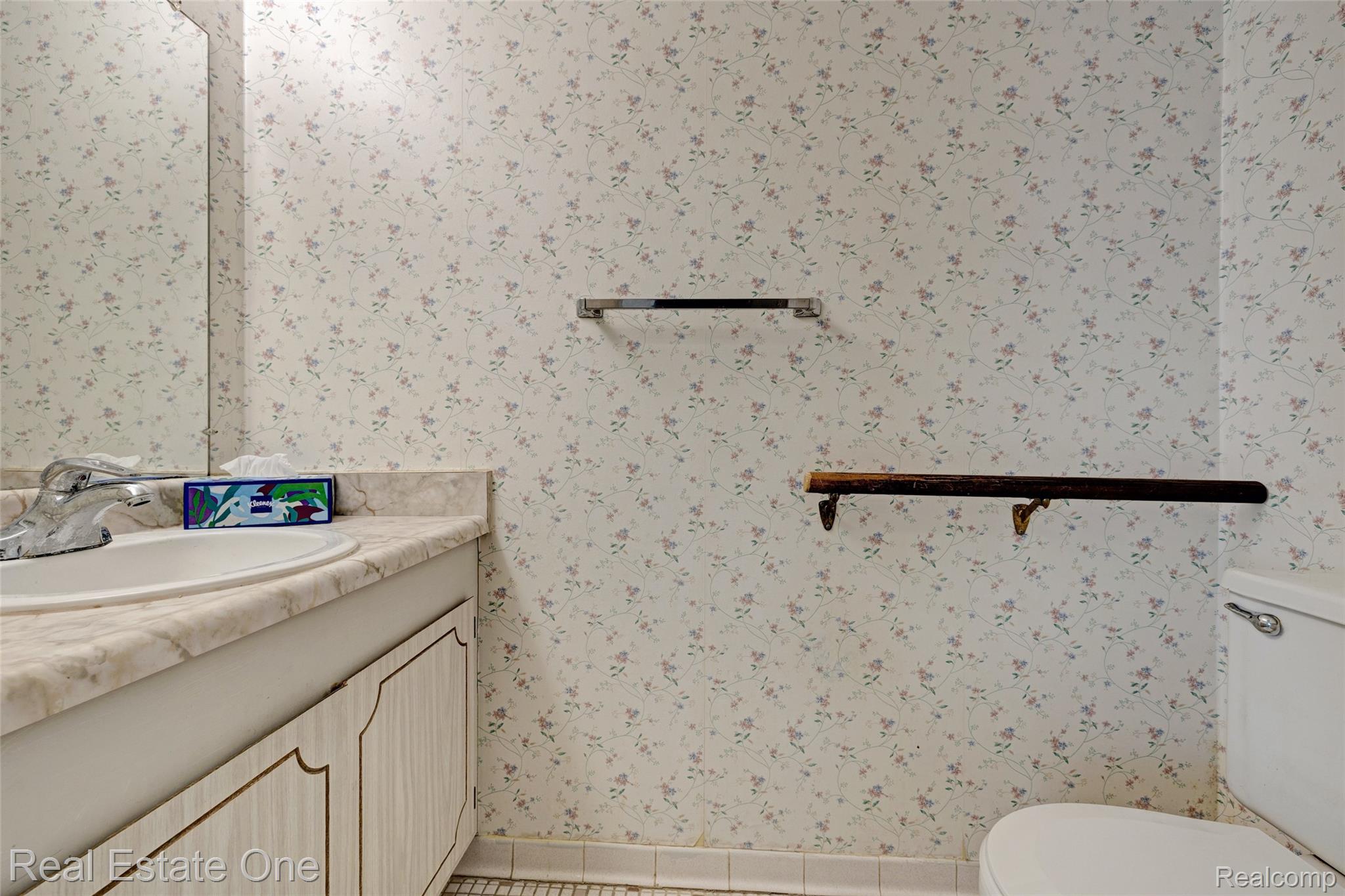 4456 15 Mile Road Sterling Heights, MI 48310 - Photo 7 of 31 7) Kitchen Half Bathroom.jpg