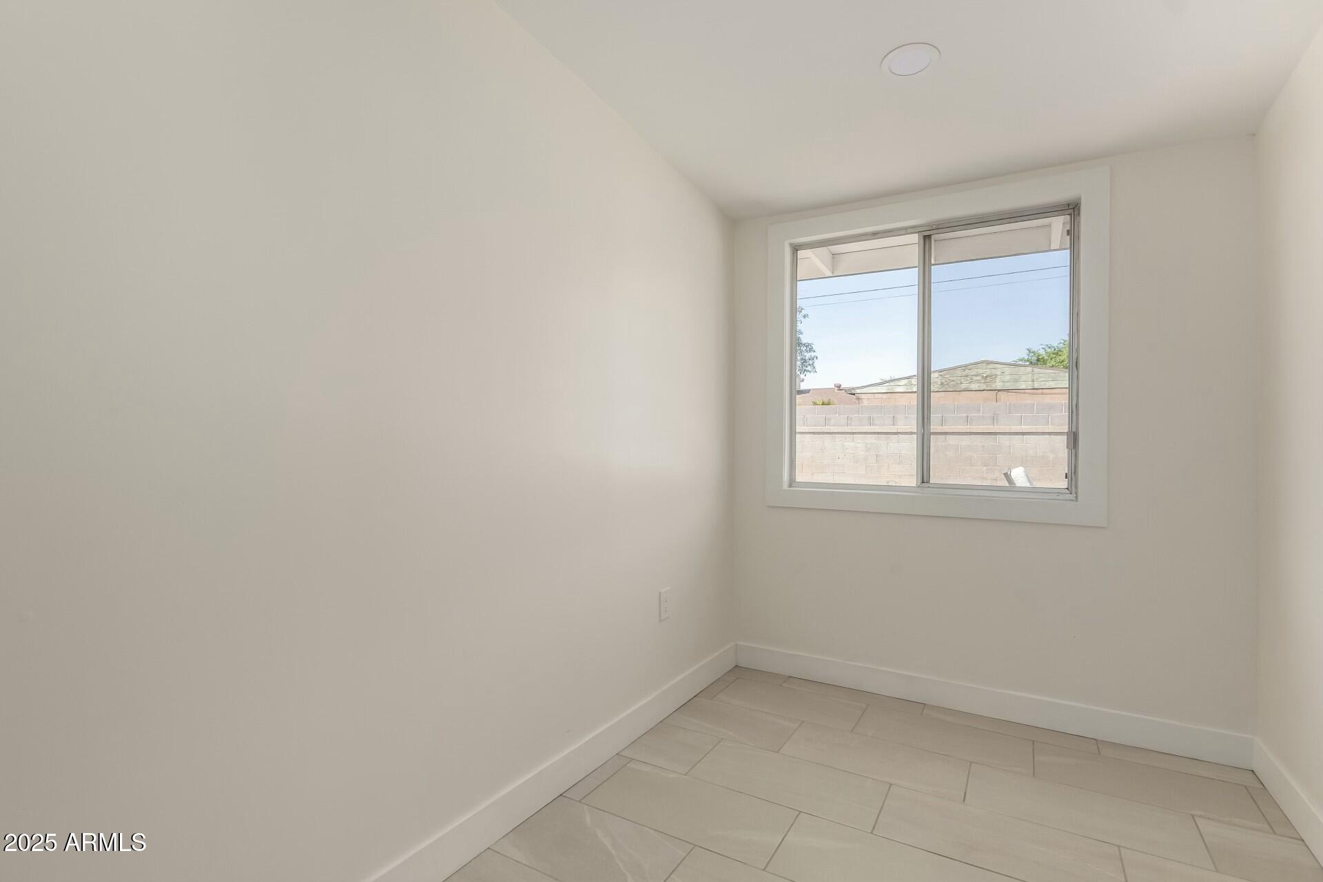 2240 West Cheery Lynn Road Phoenix, AZ 85015 - Photo 12 of 35 workspace