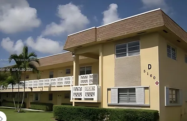 $220,000 | 5160 Southwest 40th Avenue, Unit 26D, Dania Beach, FL 33314