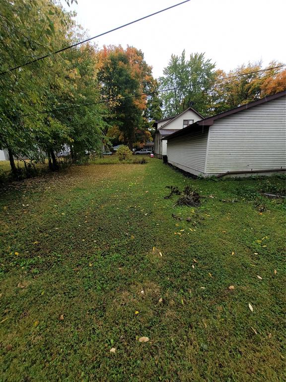 615 Washington Street Covington, IN 47932 - Photo 4 of 27