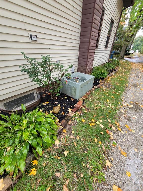 615 Washington Street Covington, IN 47932 - Photo 5 of 27