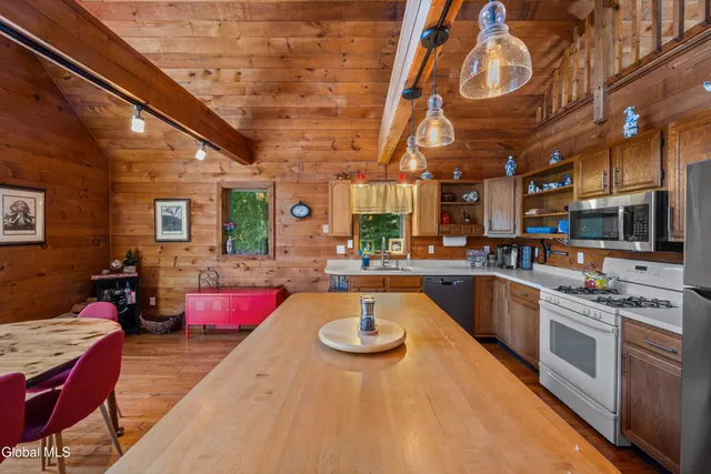 $595,000 | 283 Ave Of The Stars, Blenheim, NY 12131