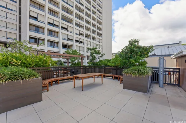 $399,000 | 1717 Mott Smith Drive, Unit 2212, Honolulu, HI 96822