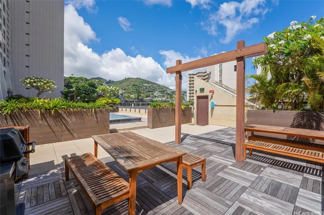 $399,000 | 1717 Mott Smith Drive, Unit 2212, Honolulu, HI 96822