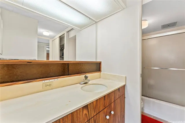 $399,000 | 1717 Mott Smith Drive, Unit 2212, Honolulu, HI 96822