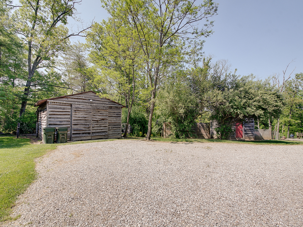 1153 Helmsburg Road Nashville, IN 47448 - Photo 5 of 45 Gallery Image 5