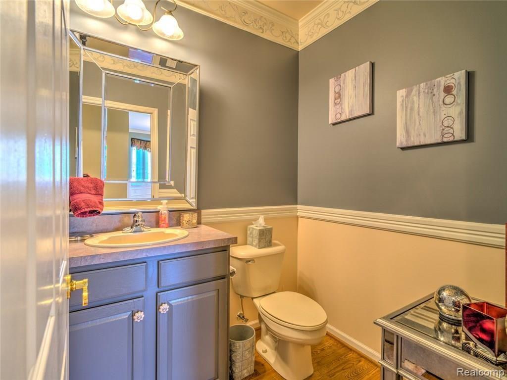 3903 Fawn Drive Rochester, MI 48306 - Photo 29 of 77 bath1-1.jpg