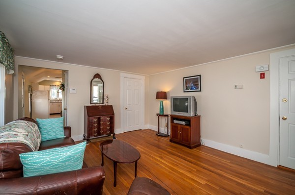 5 Maple Street, Unit 5 Reading, MA 01867 - Photo 6 of 24 Gallery Image 6