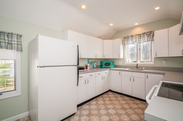 5 Maple Street, Unit 5 Reading, MA 01867 - Photo 10 of 24 Gallery Image 10