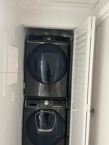 a close up view of washer and dryer