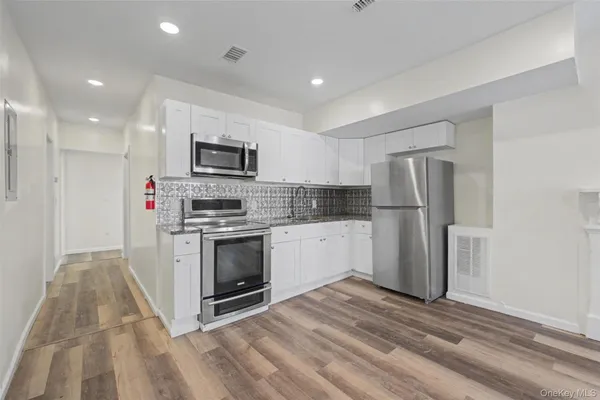 $2,250 | 61 Carson Avenue, Newburgh, NY 12550