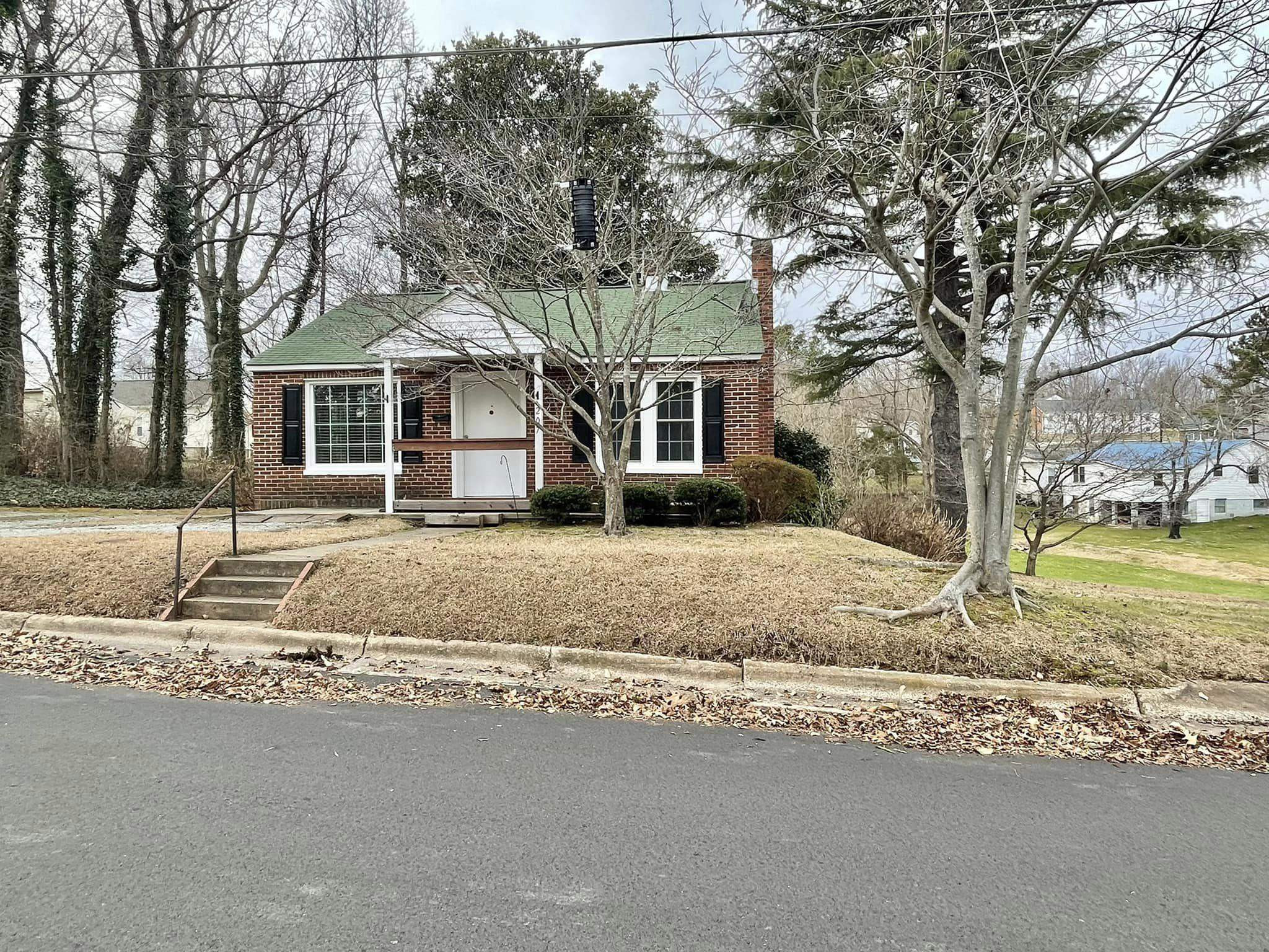 207 Broad Street Roxboro, NC 27573 - Photo 13 of 17 Photo 13