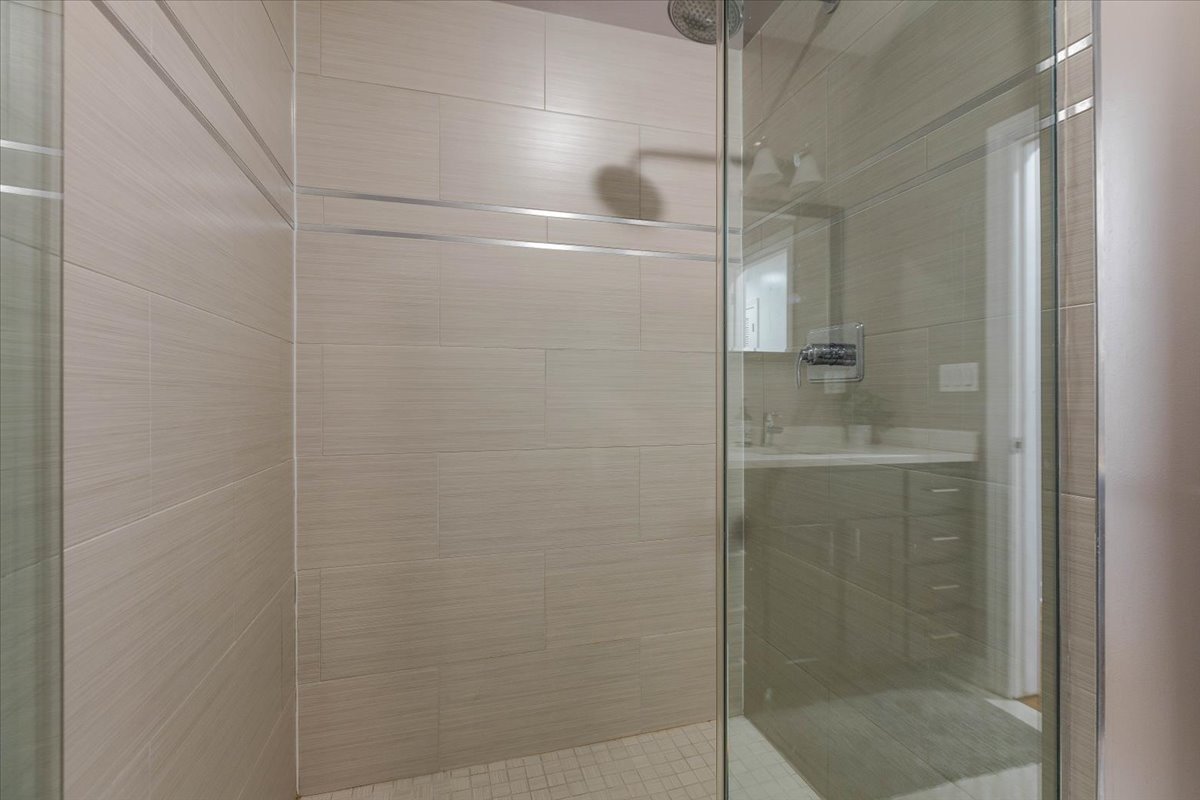 2130 West Rice Street, Unit 4 Chicago, IL 60622 - Photo 26 of 35 a bathroom with a shower