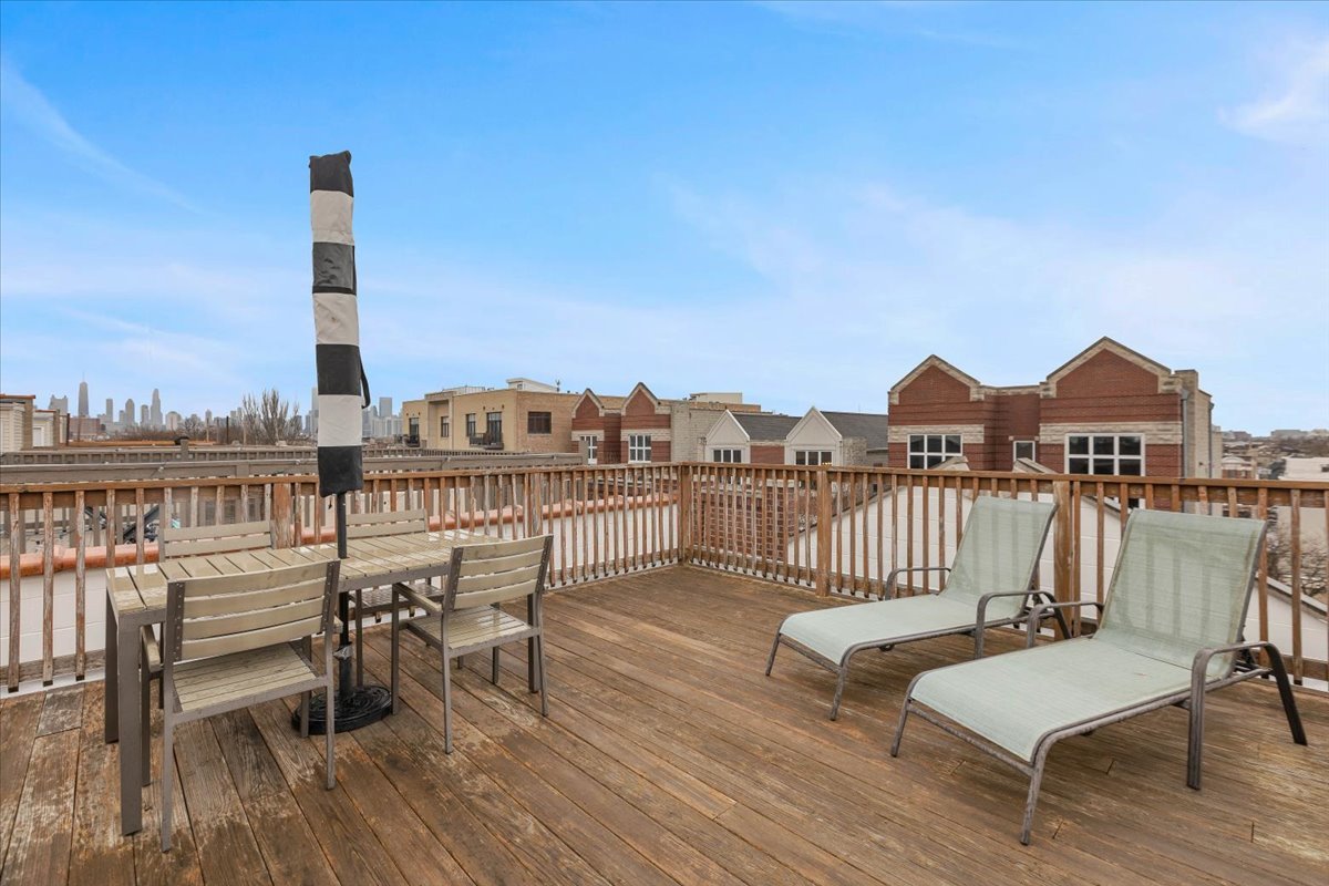 2130 West Rice Street, Unit 4 Chicago, IL 60622 - Photo 32 of 35 a view of a balcony with chairs
