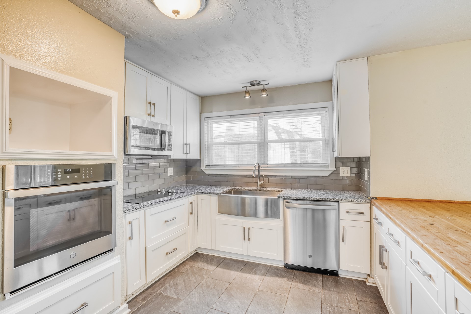 17828 Cluster Court Spring, TX 77379 - Photo 3 of 15