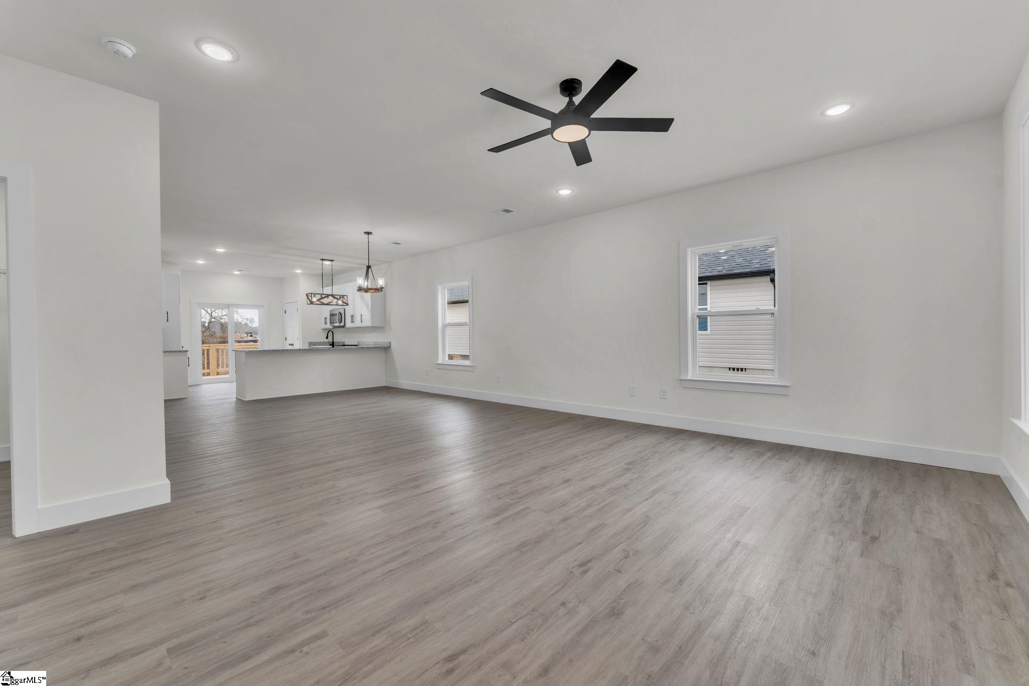 185 Dodd Street Wellford, SC 29385 - Photo 4 of 22