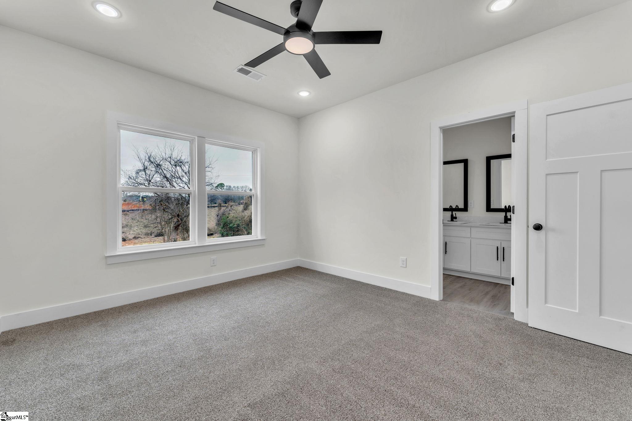 185 Dodd Street Wellford, SC 29385 - Photo 8 of 22