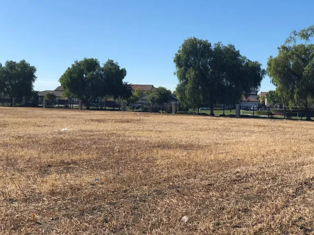 a view of a outdoor space with fountain