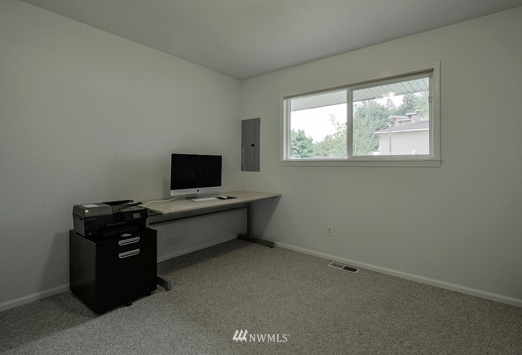 751 Orcas Avenue Northeast Renton, WA 98059 - Photo 22 of 24 Gallery Image 22