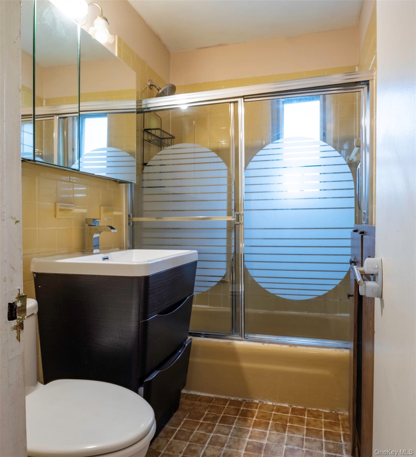 225-24 Manor Road, Unit 814 Queens, NY 11427 - Photo 11 of 18 Gallery Image 11