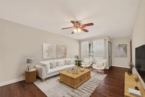 $355,000 | 1207 Stonecrest Drive, Houston, TX 77018