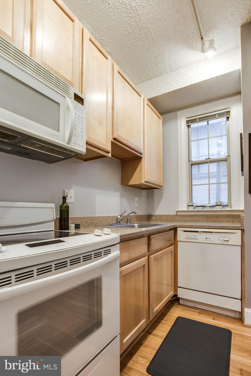 1401 Columbia Road Northwest, Unit 212 Washington, DC 20009 - Photo 11 of 17 Kitchen