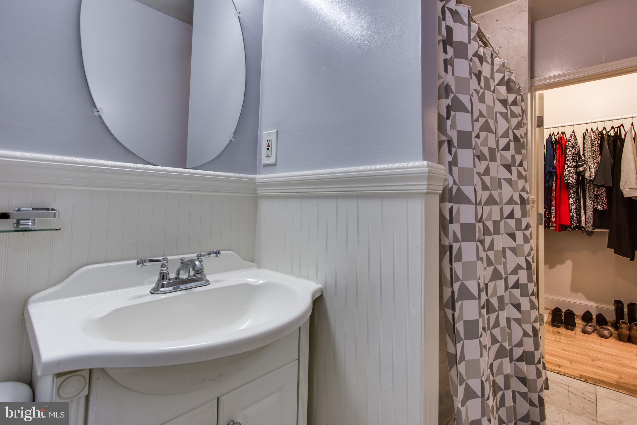 1401 Columbia Road Northwest, Unit 212 Washington, DC 20009 - Photo 13 of 17 Bathroom
