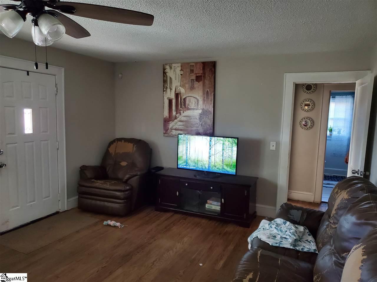 1479 Currys Lake Road Gray Court, SC 29645 - Photo 3 of 36