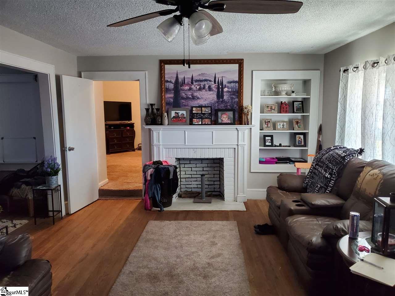 1479 Currys Lake Road Gray Court, SC 29645 - Photo 4 of 36