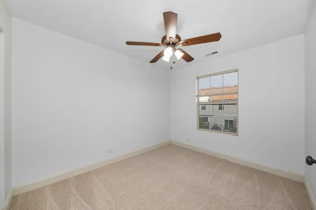 $349,900 | 1544 Lakeridge Court, Mundelein, IL 60060