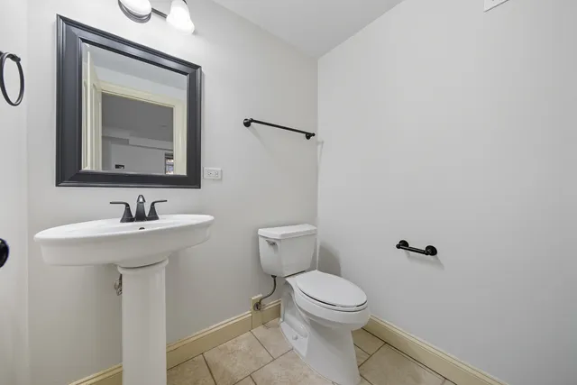 $349,900 | 1544 Lakeridge Court, Mundelein, IL 60060