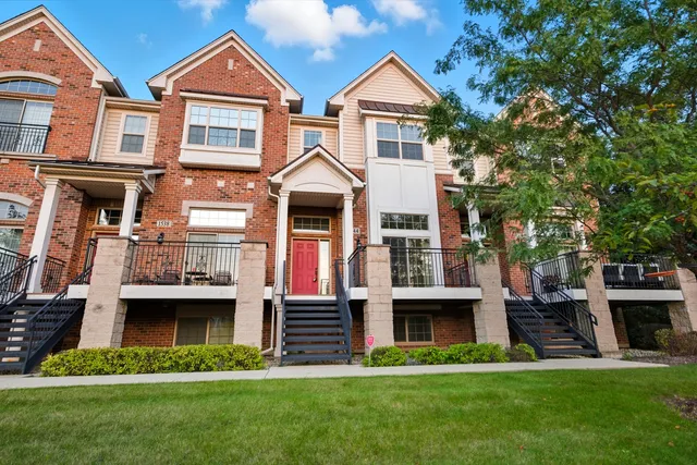 $349,900 | 1544 Lakeridge Court, Mundelein, IL 60060