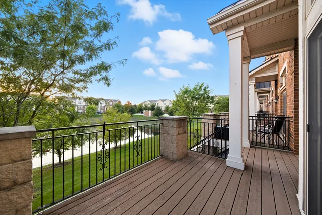 $349,900 | 1544 Lakeridge Court, Mundelein, IL 60060