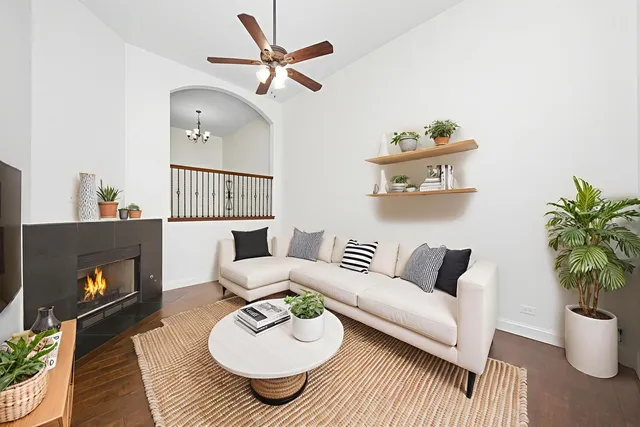 $349,900 | 1544 Lakeridge Court, Mundelein, IL 60060