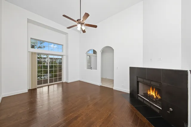 $349,900 | 1544 Lakeridge Court, Mundelein, IL 60060