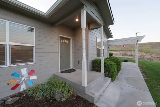a front view of house and yard