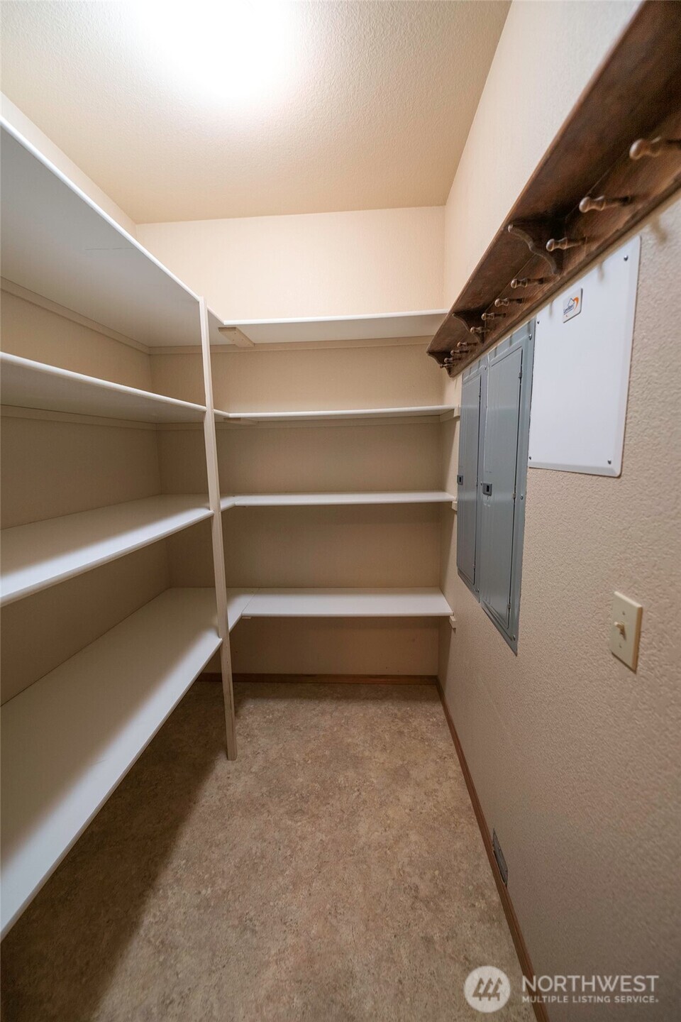 6279 Touchet North Road Touchet, WA 99360 - Photo 17 of 34 a storage room with empty racks