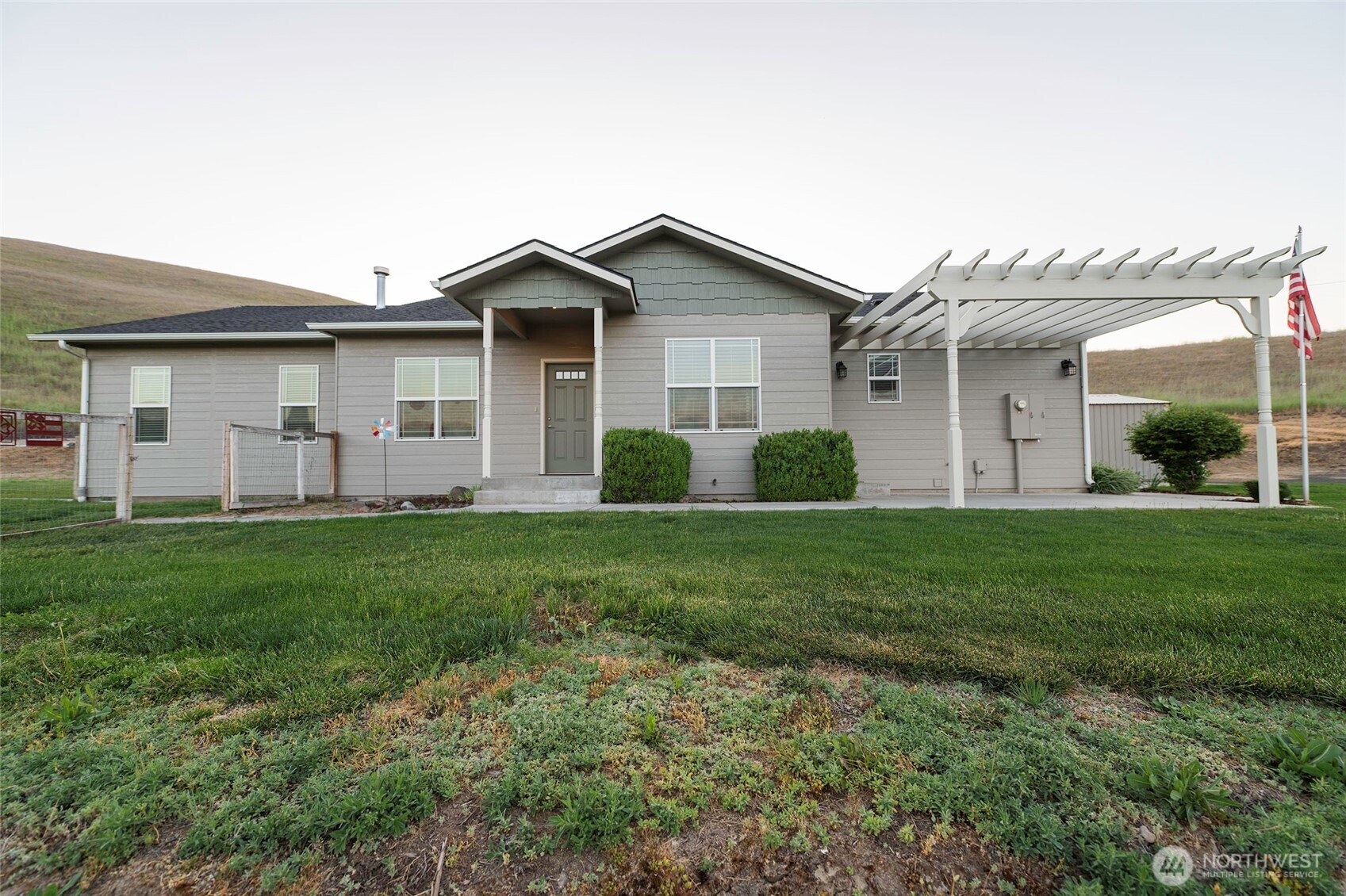 6279 Touchet North Road Touchet, WA 99360 - Photo 3 of 34 a view of a house with yard and garden