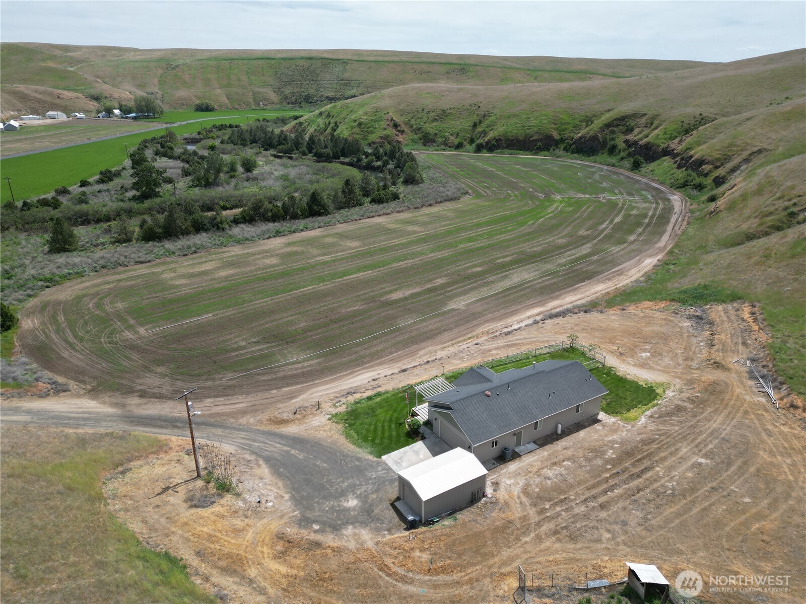6279 Touchet North Road Touchet, WA 99360 - Photo 32 of 34 a view of a terrace with yard