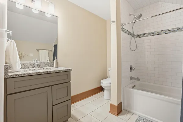 $1,975,000 | 804 Shannon Drive, Crown Point, IN 46307