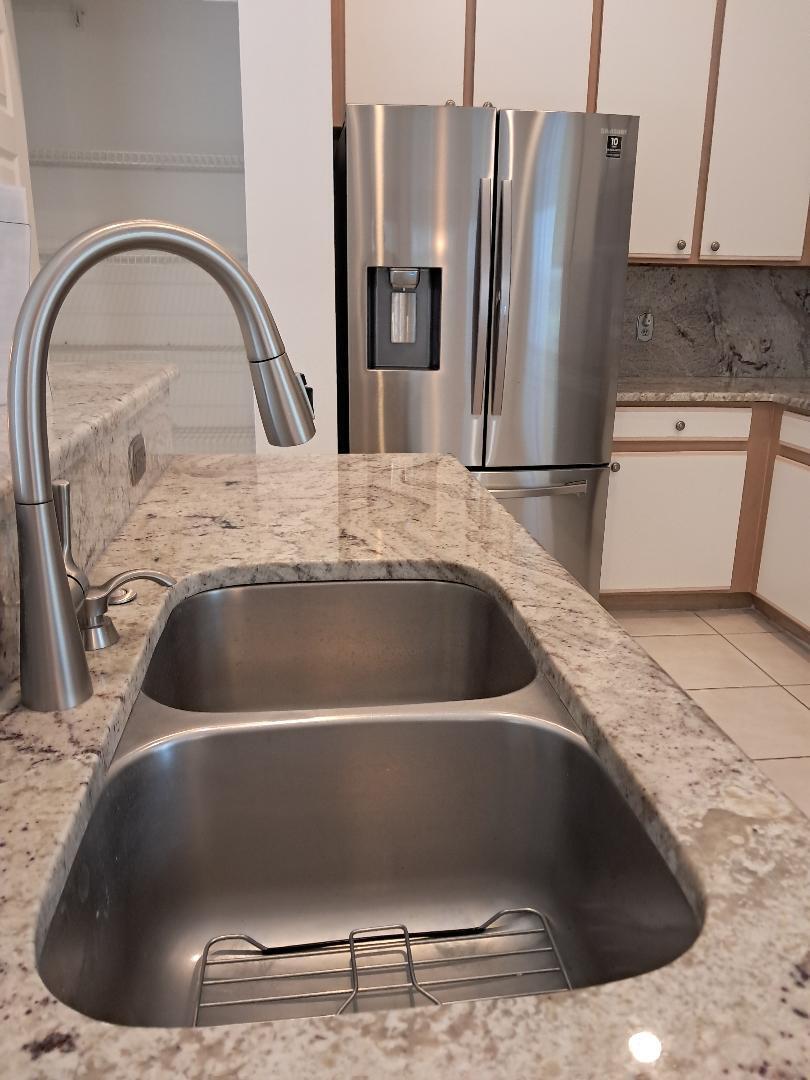 7260 Southeast Magellan Lane Stuart, FL 34997 - Photo 27 of 59 kitchen