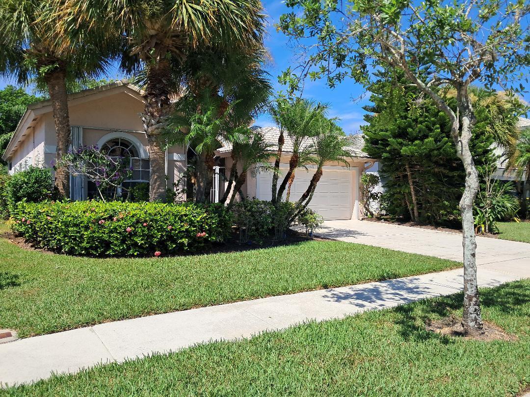 7260 Southeast Magellan Lane Stuart, FL 34997 - Photo 4 of 59 front