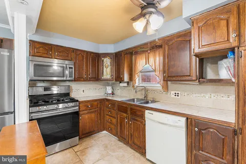 $299,000 | 3 Beverly Avenue, Lansdowne, PA 19050