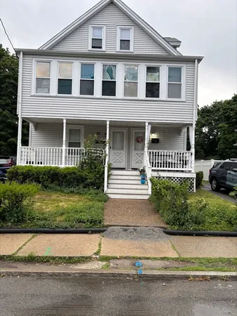 $2,500 | 23 Gould Street, Unit 1, Wakefield, MA 01880