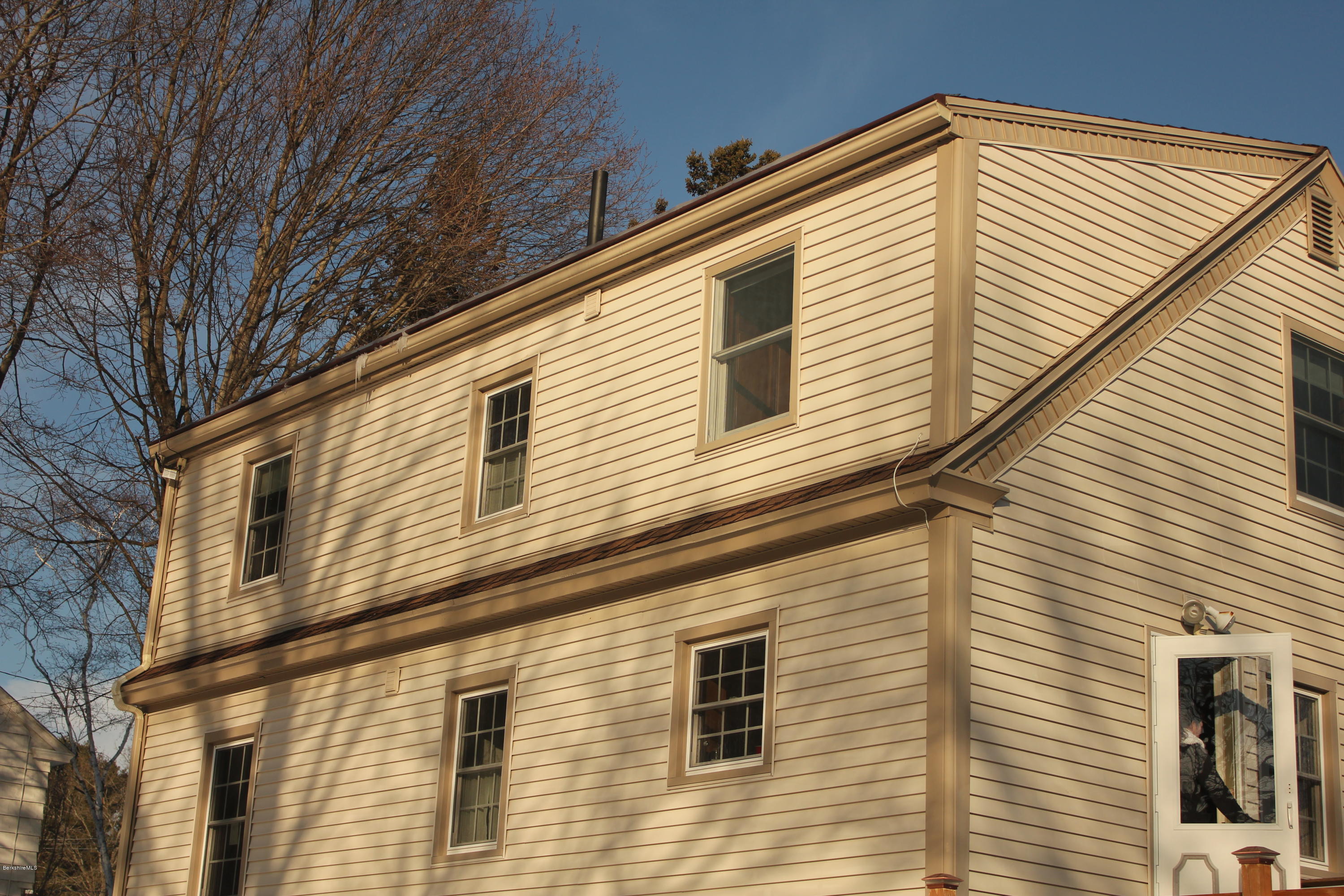 180 Eleanor Road Pittsfield, MA 01201 - Photo 2 of 11 IMG_1209