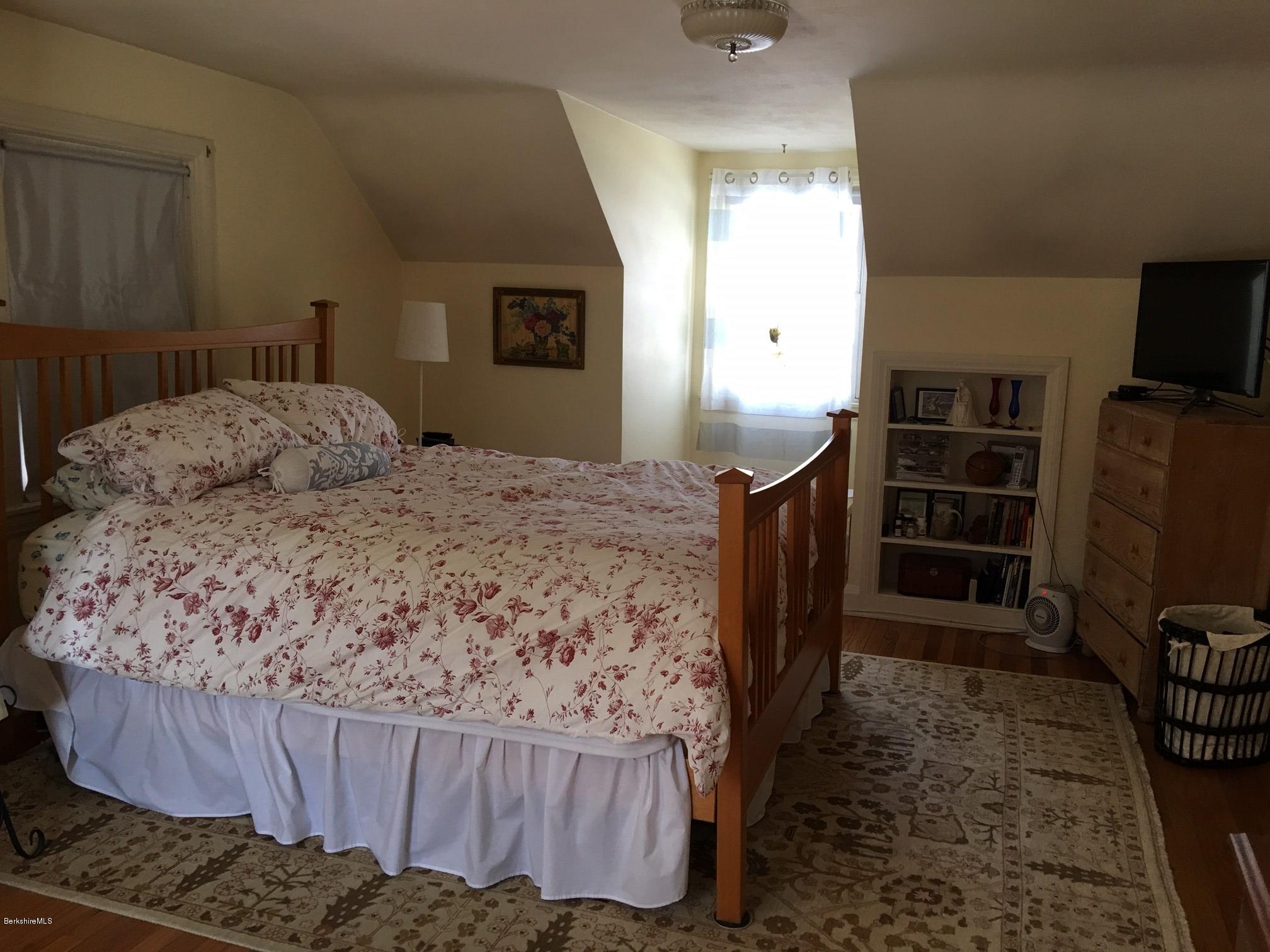 180 Eleanor Road Pittsfield, MA 01201 - Photo 9 of 11 IMG_0585